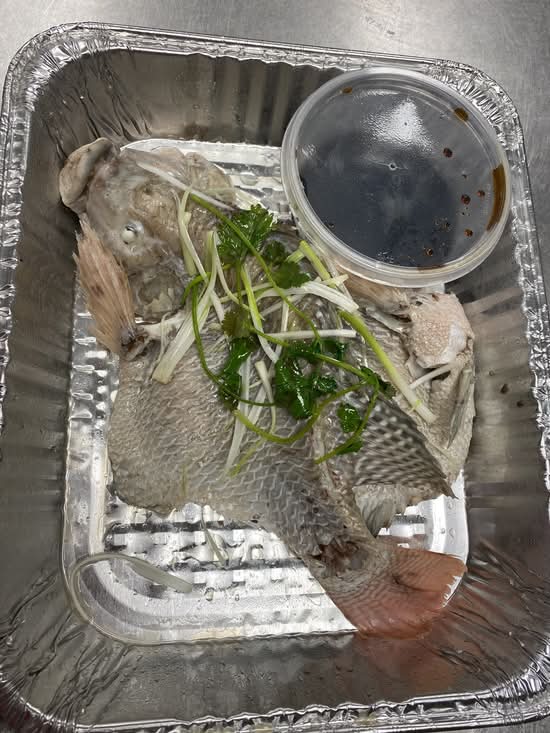 清蒸游水立魚
